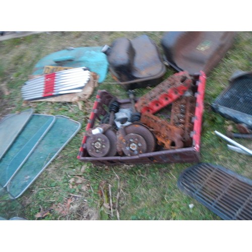 803 - A good lot of early and late Mini spares including uprated drive shafts with AP four pot calipers/di... 