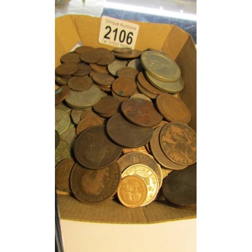 2106 - A mixed lot of UK and foreign coins.