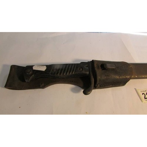 2155 - A WW1 German bayonet in scabbard, Gottliee, Hammesfahr, Slingenfoche. 55 cm long. COLLECT ONLY