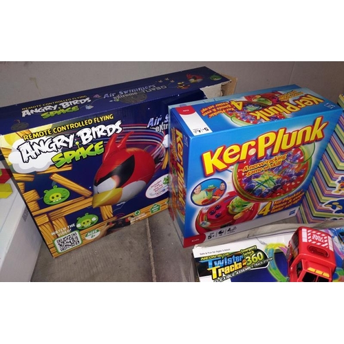 1046 - A quantity of toys & games including Ker Plunk, tin can alley & Mega Bloks etc.