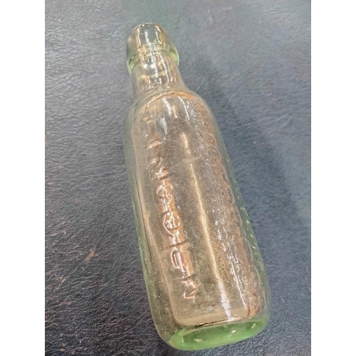 1050 - A quantity of vintage bottles including stoneware Lincoln ginger beer bottles. COLLECT ONLY.