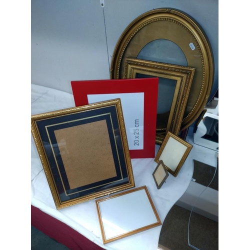 55 - A quantity of frames including gilt oval example & set of 4 mirrors, COLLECT ONLY.