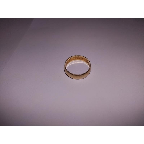 2056 - A 375 9ct gold wedding ring 3.8gms, size Q1/2