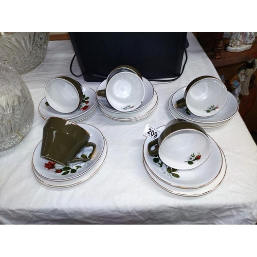 209 - Alfred Meakin red rose tea set, COLLECT ONLY.