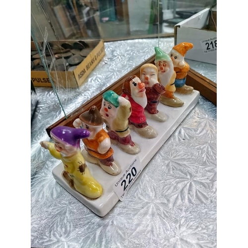 220 - A Clover Disney, Snow White and the Seven Dwarfs,  toast rack