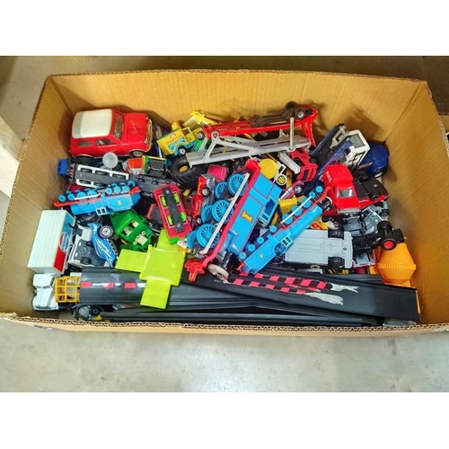 1089 - Two boxes of mixed Diecast, including Matchbox, majorette, Thomas the tank engine etc.