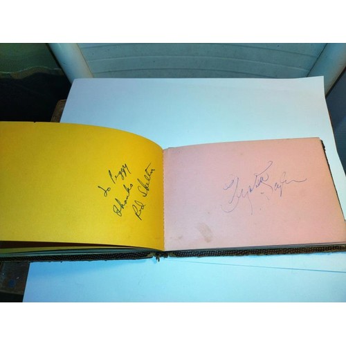 2093 - An excellent autograph book including:
Walt Disney, Buster Keaton, Burt Lancaster, Dinah Shore, Mary... 