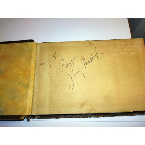 2093 - An excellent autograph book including:
Walt Disney, Buster Keaton, Burt Lancaster, Dinah Shore, Mary... 