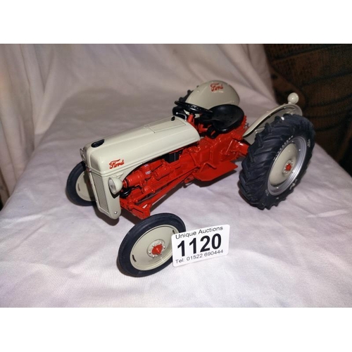 1120 - A Danbury mint Ford 8N tractor with box. No certificate.