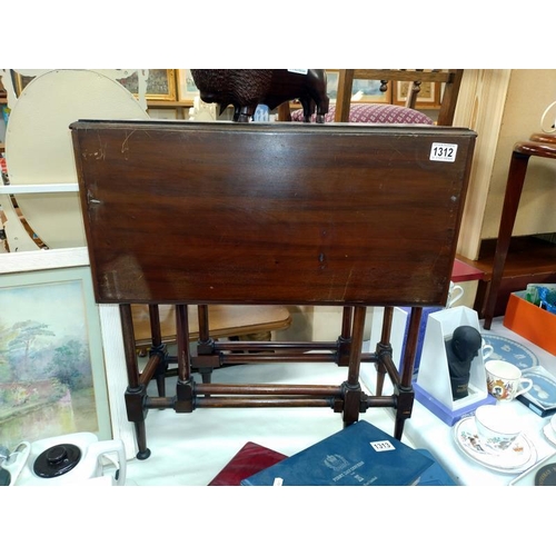 1312 - An Edwardian mahogany Sutherland dropleaf table. 61cm x 22cm -77cm x height 65cm. COLLECT ONLY.