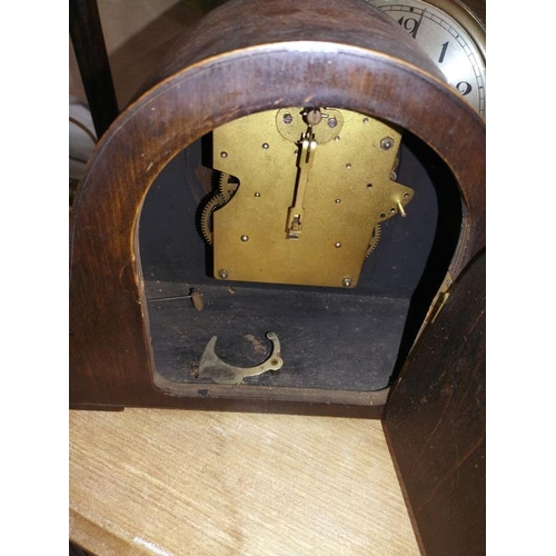 1350 - Two 1930/50's mantle clocks.