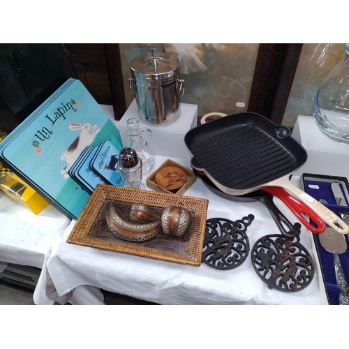 1258 - A good selection of kitchenalia  including cast Iron Denby frying pan, Royal Doulton Everglades ture... 