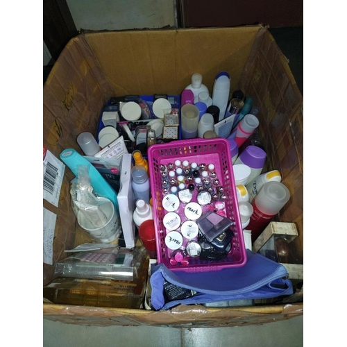 1316 - Two boxes of cosmetics