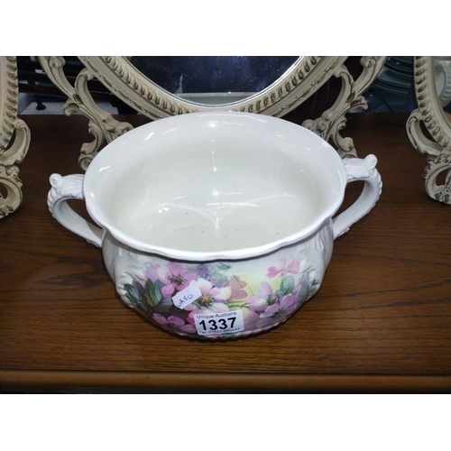 1337 - A chamber pot