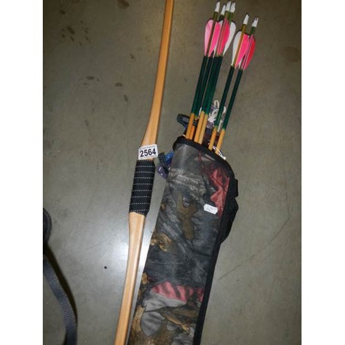 2564 - An English laminated longbow, 38lb at 28