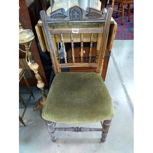 1425 - An Edwardian hall chair. (189cm x 97.5cm x 74cm high) COLLECT ONLY