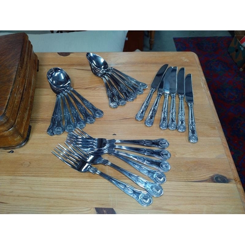 1452 - A Victorian mahogany writing box, an empty oak cutlery box and a quantity of Kings pattern stainless... 