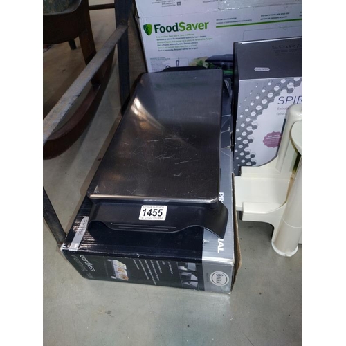 1455 - A quantity of kitchen items including food saver with spare bags, hot plate, noodle maker etc.