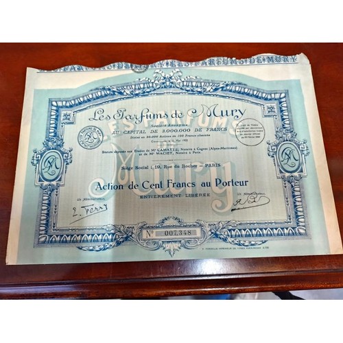 2565 - An interesting collection of 26 old, share certificates from France, USA, Belgium and the UK. They a... 