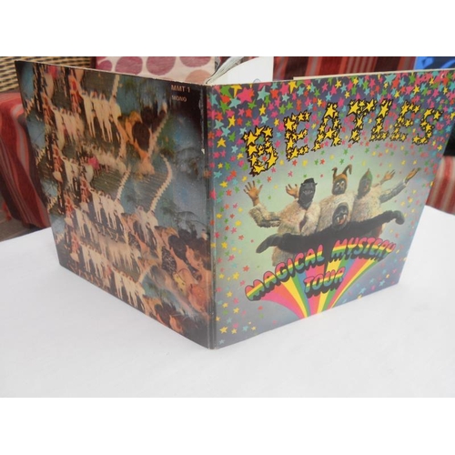 2 - The Beatles – Magical Mystery Tour UK MONO Push-out centre Issue. The vinyl and sleeve is in excelle... 