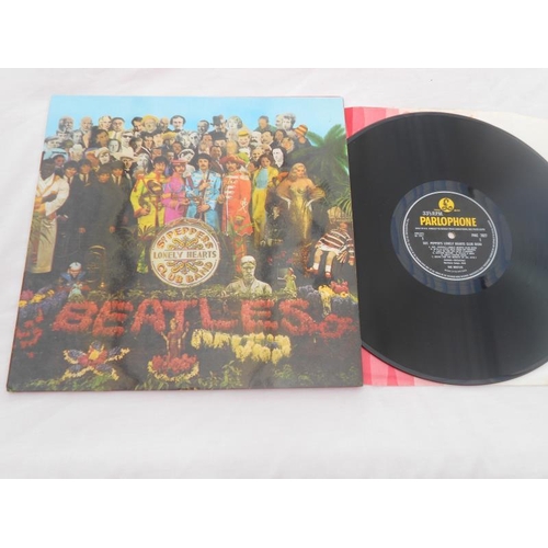 35 - The Beatles - Sgt Peppers  UK LP Record 1st press PMC 7027 XEX 637-1 XEX 638- 1 N/M