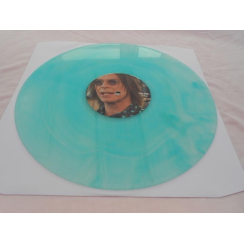 195 - David Bowie - Beatle boy, snowy white Rare double aqua splatter LP in Mint condition Records and sle... 