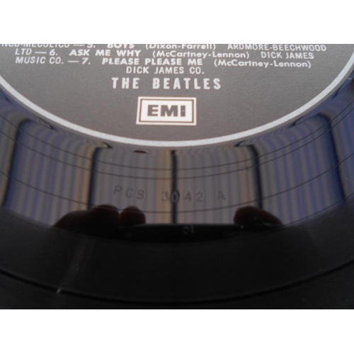 466 - The Beatles – Please Please Me France LP record  PCS 3042 A and B NM