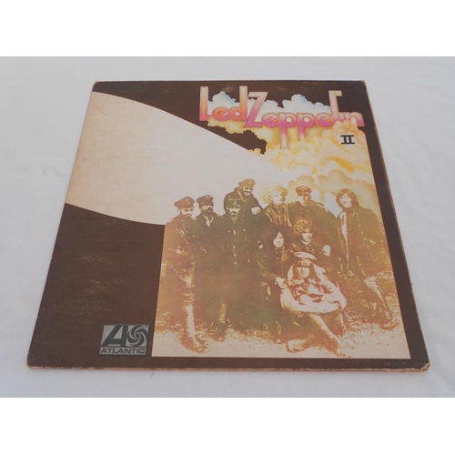 490 - Led Zeppelin - Led Zeppelin 2 UK record LP 588198 A-2 and B-5 EX