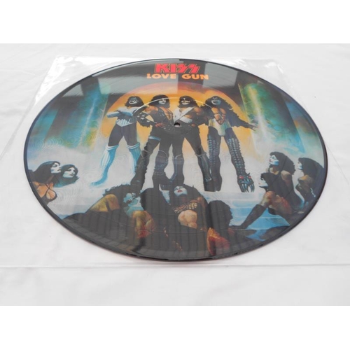 534 - Kiss Collection of 2 x Demo’s and Love Gum Picture disc NM Both vinyls and sleeves are in near mint ... 