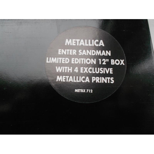 537 - Metallica – Enter Sandman UK 12” 1st press Limited Edition Box plus Photos. METBX 712 NM