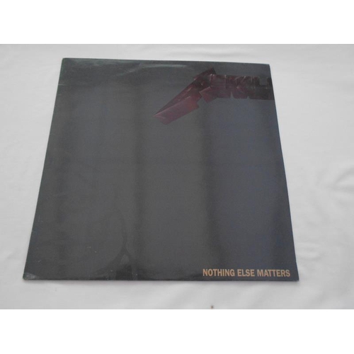 539 - Metallica – Nothing Else Matters UK 12” record METAL 1012 A-1 and B-1 SNA Logo NM