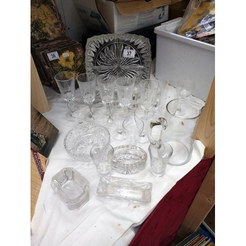 37 - A quantity of glassware