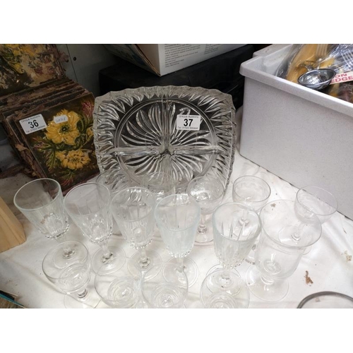 37 - A quantity of glassware