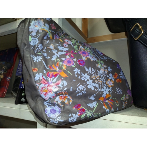 1116 - 3 ladies bags