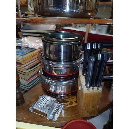 101 - A good mix of new and vintage kitchenalia.