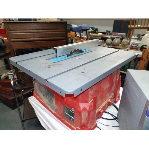 155 - A table saw.