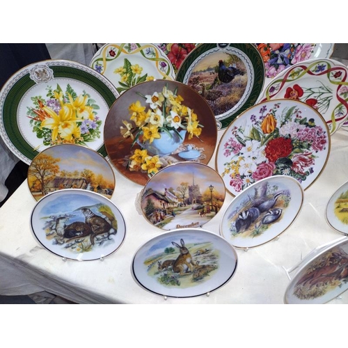 235 - A set of Wedgewood 'The flower artists of Kew' including some Spode, Royal Albert etc Boxed with cer... 