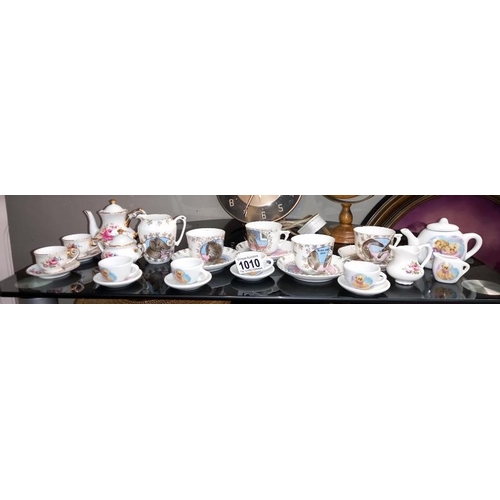 1010 - A quantity of miniature china