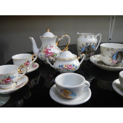 1010 - A quantity of miniature china