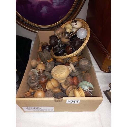 1014 - A box of wooden drawer knobs & door handles