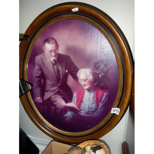 1015 - A good oval picture frame