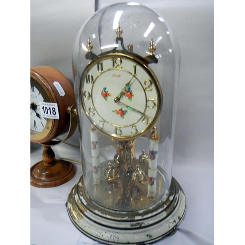 1018 - A quantity of mantle clocks including Anniversary. Collect Only.