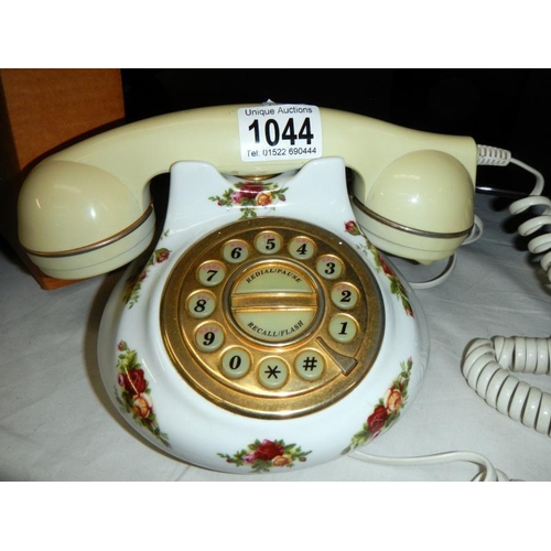 1044 - A Royal Albert telephone