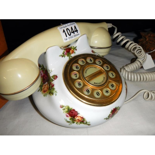 1044 - A Royal Albert telephone