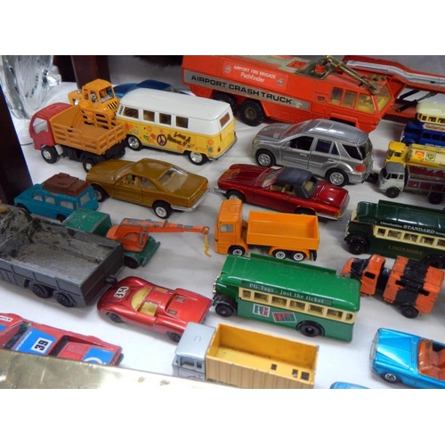 1124 - A selection of old Dinky & other toy cars etc.