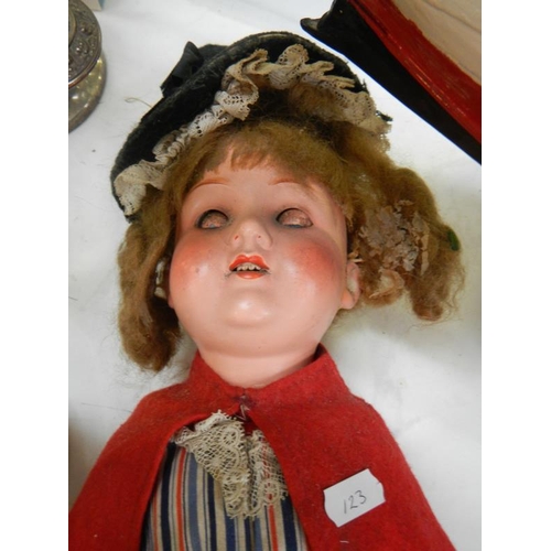 1180 - An early 20th century doll in good order