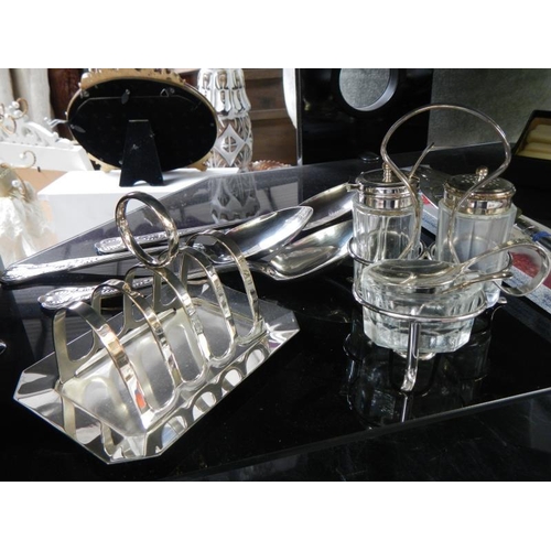 1144 - A selection of silver plate items