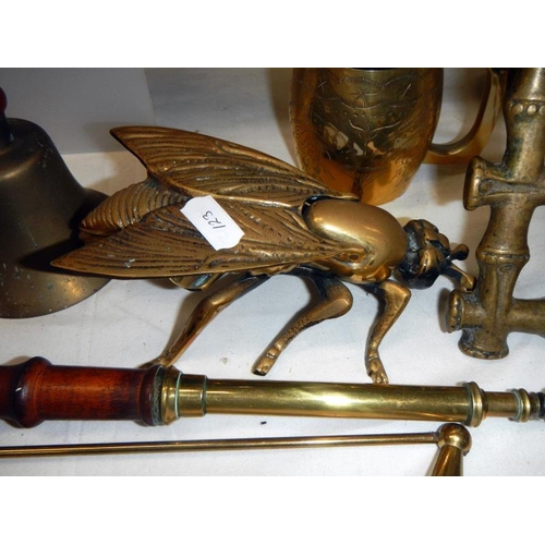 1183 - A good selection of early 20th century brassware