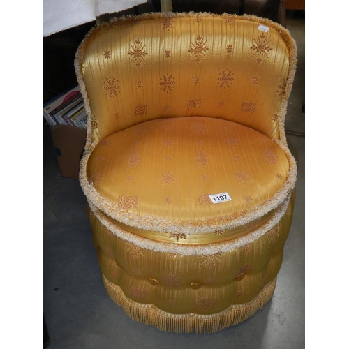 1197 - A gold deep buttoned bedroom chair.
Collect Only.