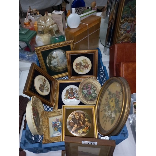 1242 - A tray of small gilded frames with pictures & pot lids